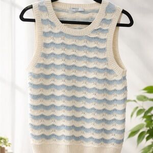 Double Zero Women's Blue and Cream Wave Knit Tank Top